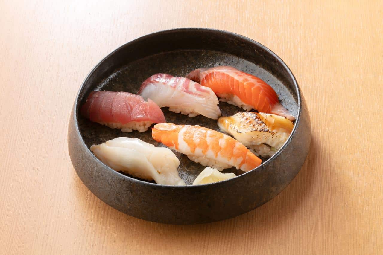 【公式】寿司と串と樽酒 栄店