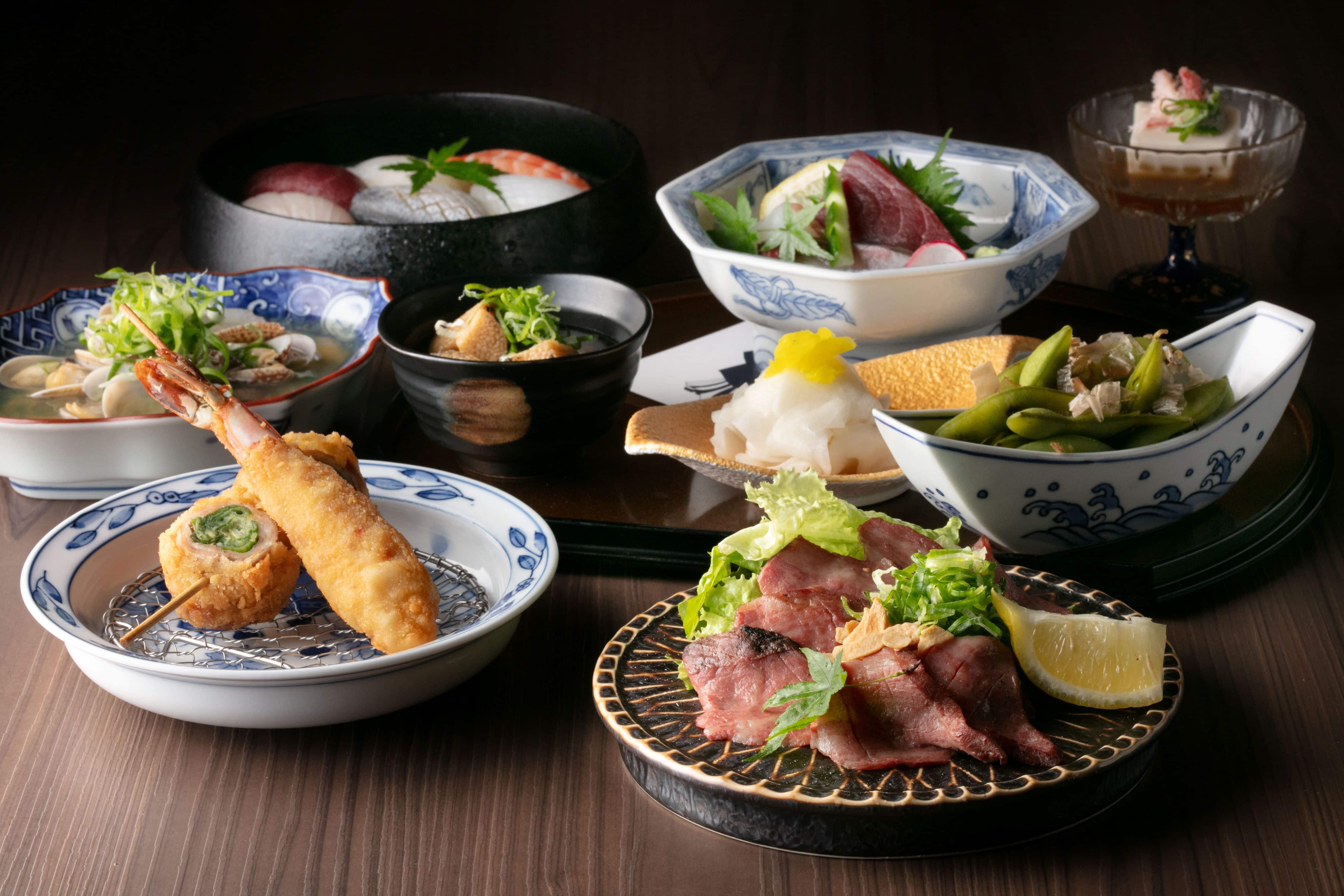 酒の肴や温菜、焼き菜も豊富。京都地酒を始め日本酒はお好きな猪口でお楽しみいただけます。